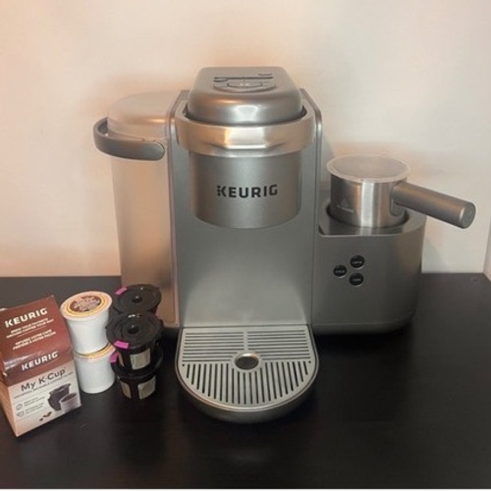Keurig K-Cafe Special Edition Coffee Maker Latte Cappuccino Frother Bundle